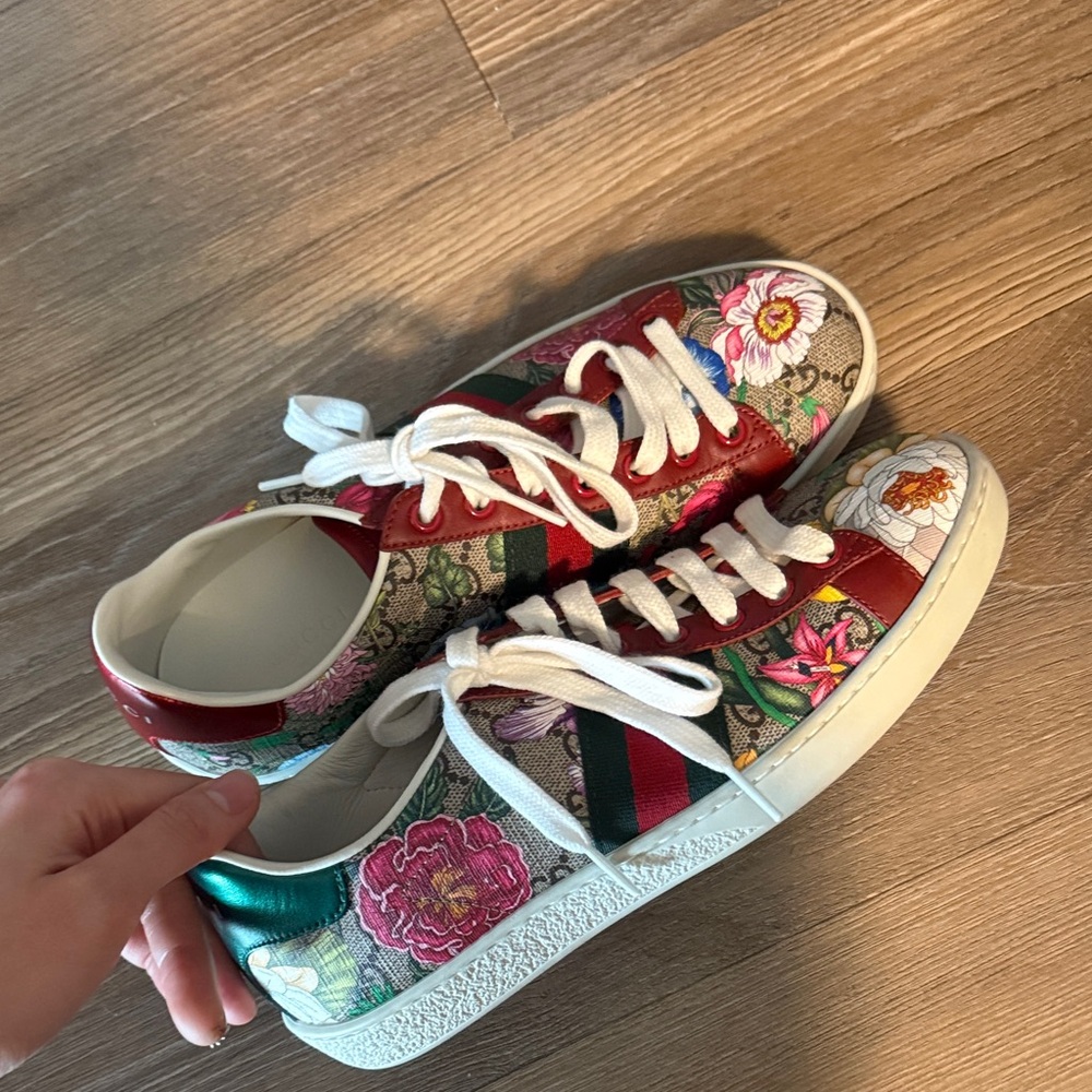 Gucci painted floral monogram leather sneakers